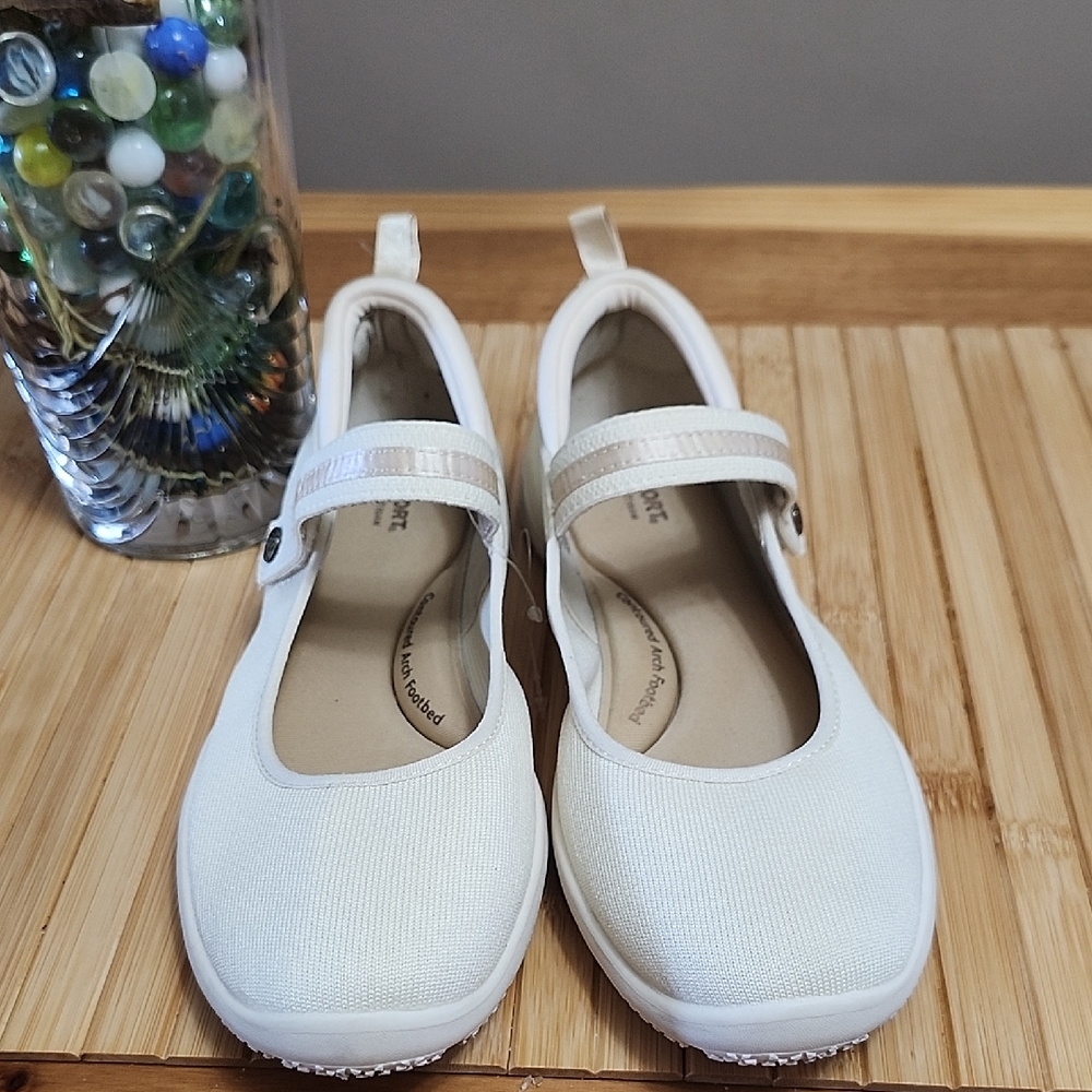 Elegant Cream Platform Shoes for Women